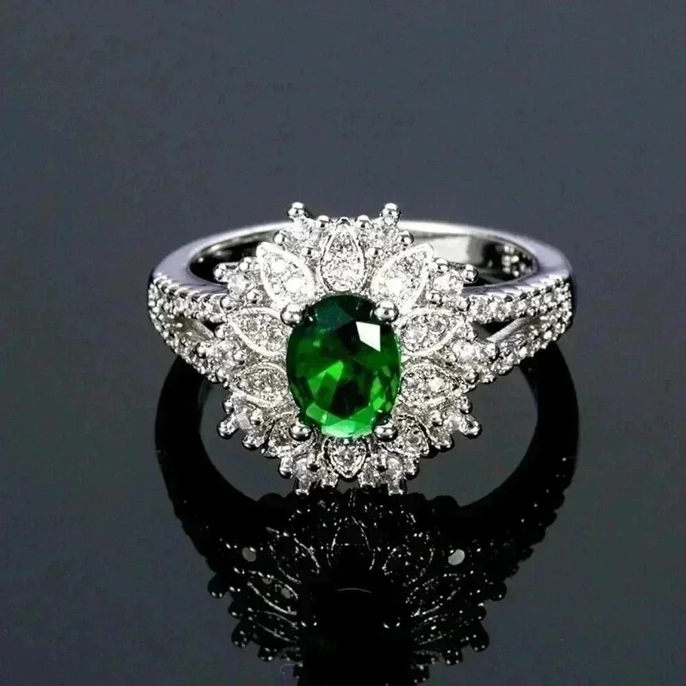 Superb 925 Sterling Silver Diamond 2 Ct. Emerald  Gemstone  Ring